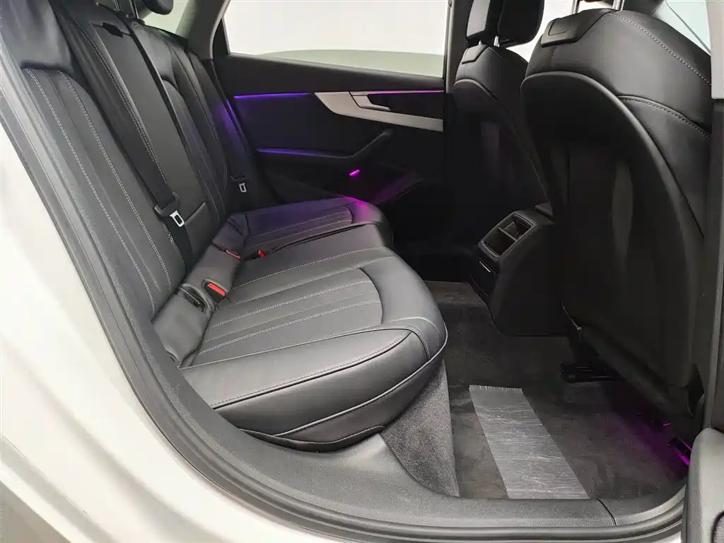 Audi A4 2023