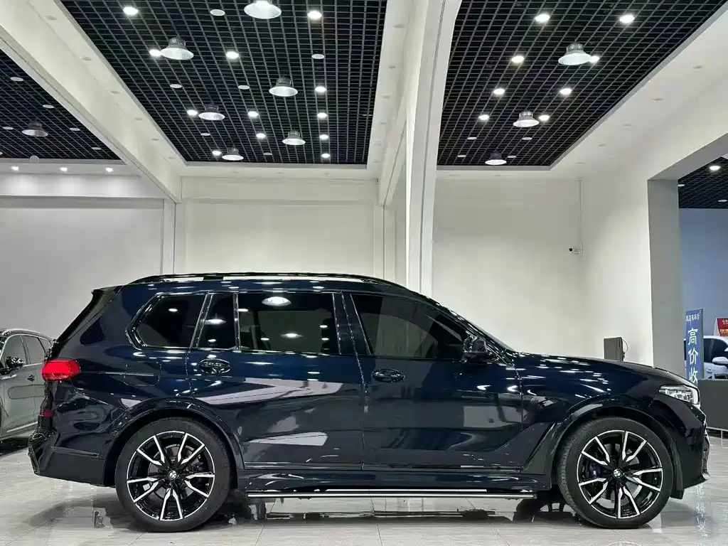 BMW X7 2021