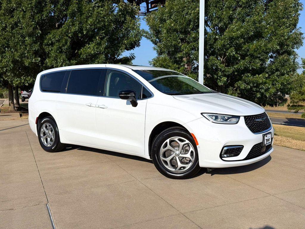 Chrysler Pacifica 2024