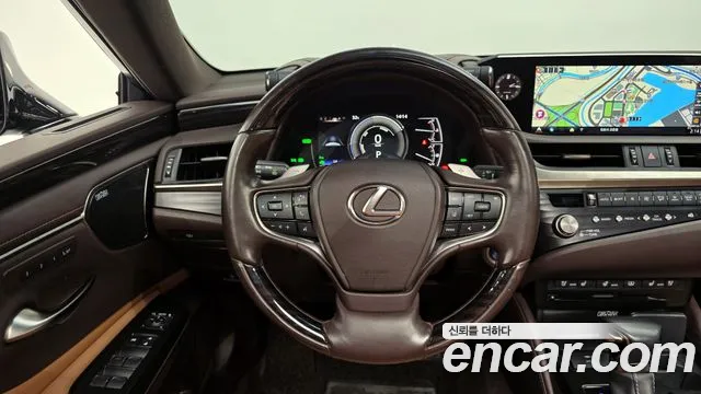 Lexus ES 2021