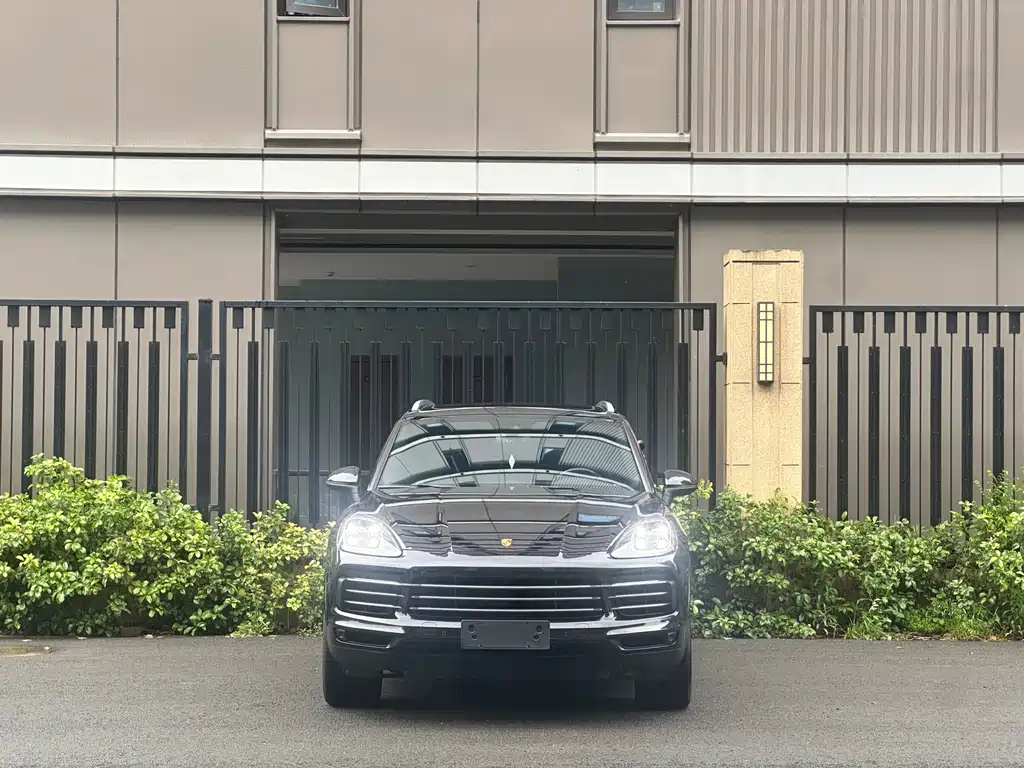 Porsche Cayenne 2022
