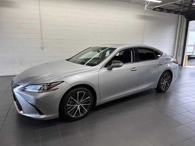 Lexus ES 2024