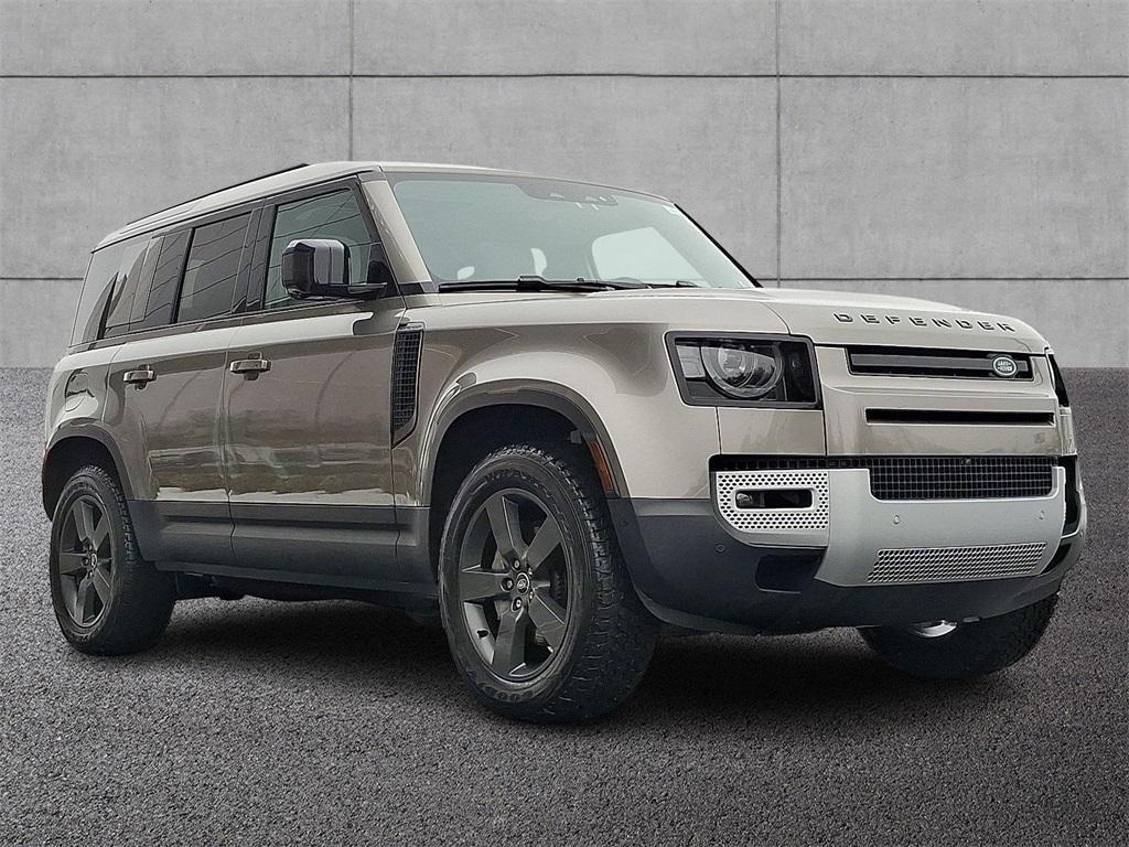 Land Rover Defender 2025