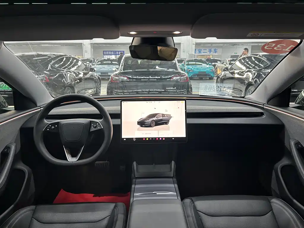 Tesla Model 3 2024
