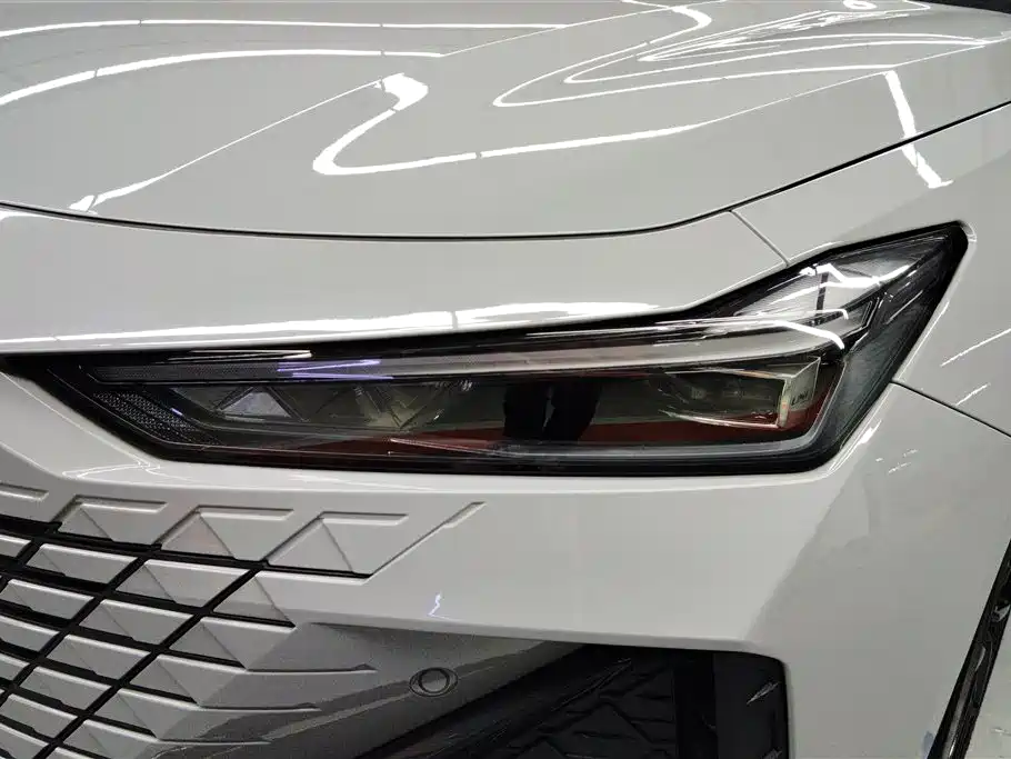 Changan UNI-V 2024