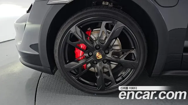 Porsche Taycan 2022
