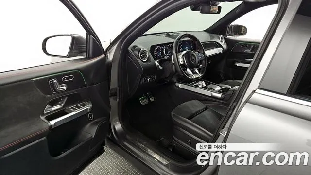 Mercedes-Benz GLB 2023