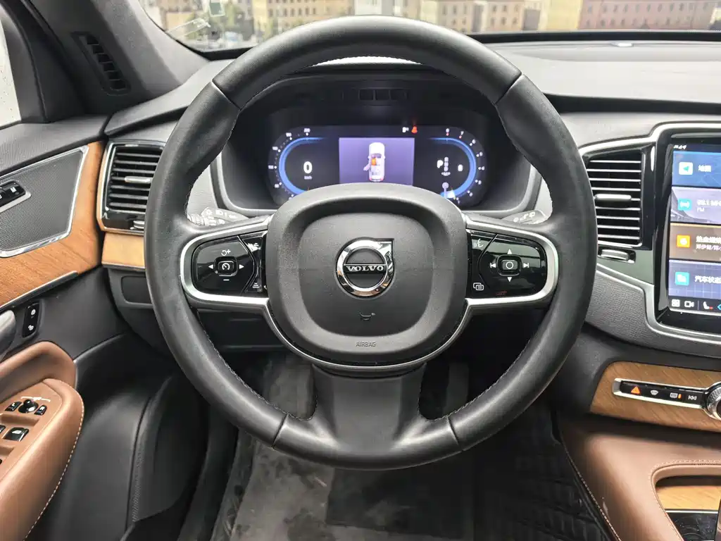 Volvo XC90 2025