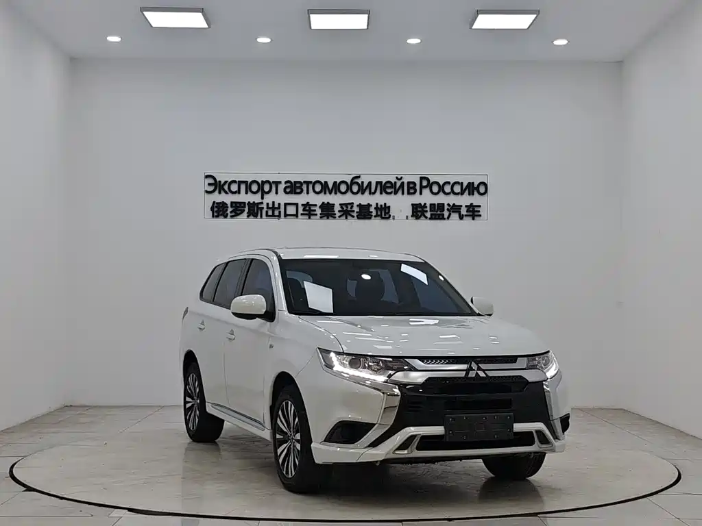 Mitsubishi Outlander 2023