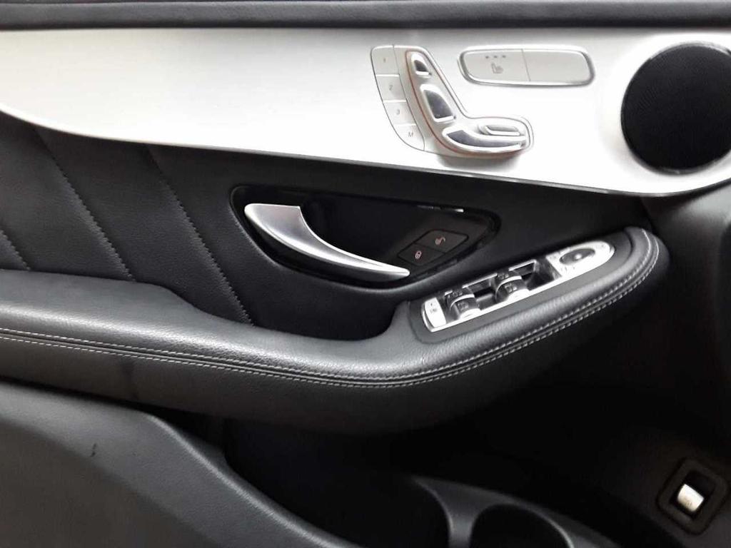 Mercedes-Benz GLC 300 2021