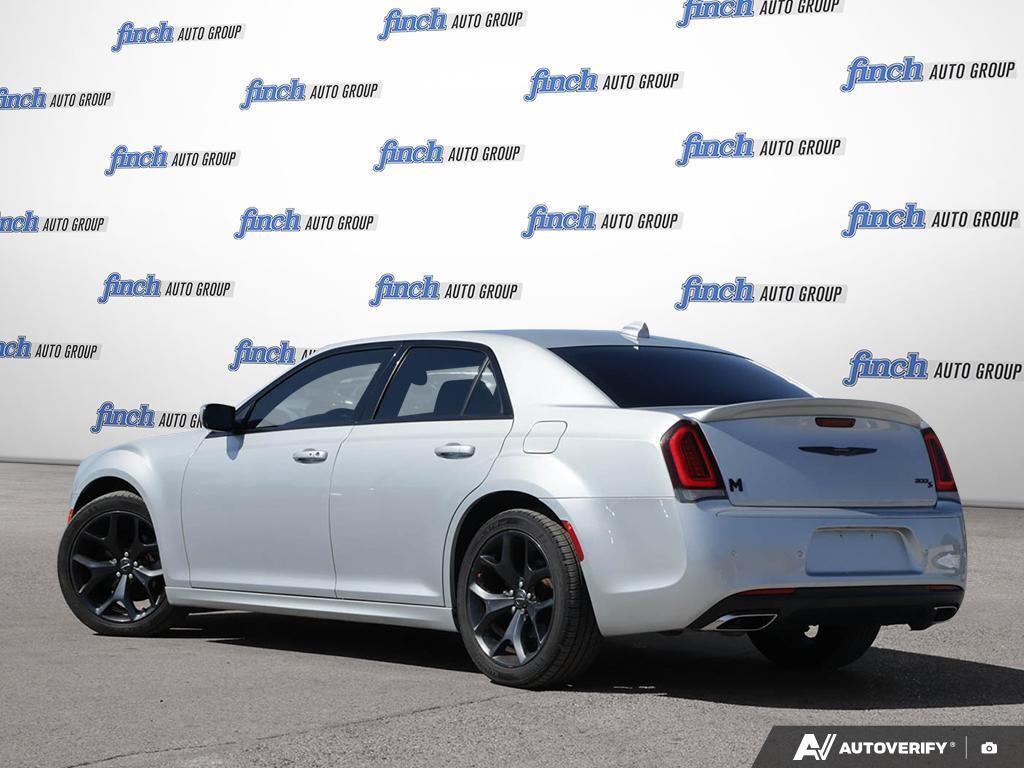 Chrysler 300 2021