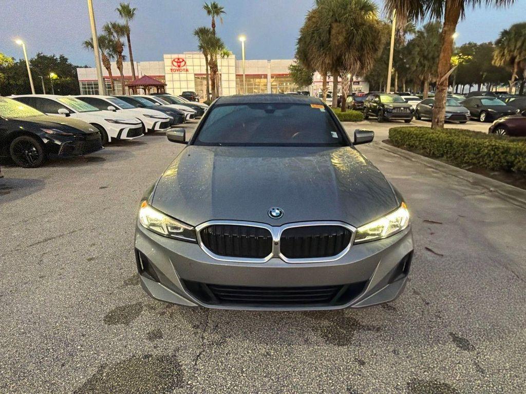 BMW 330 2023