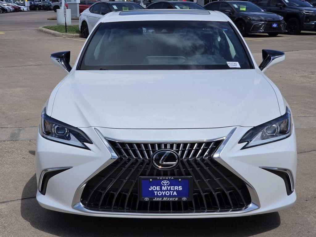 Lexus ES 2024