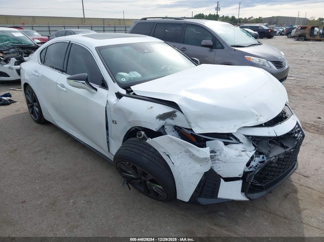 Lexus IS 2023