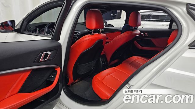 BMW 1 серии 2022