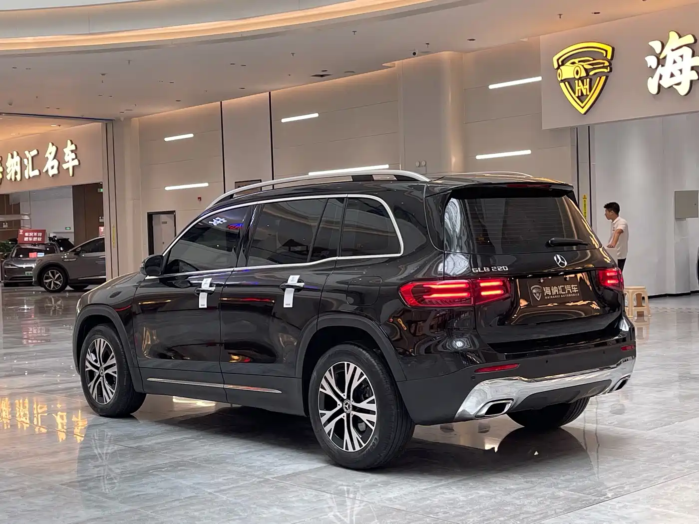 Mercedes-Benz GLB 2025