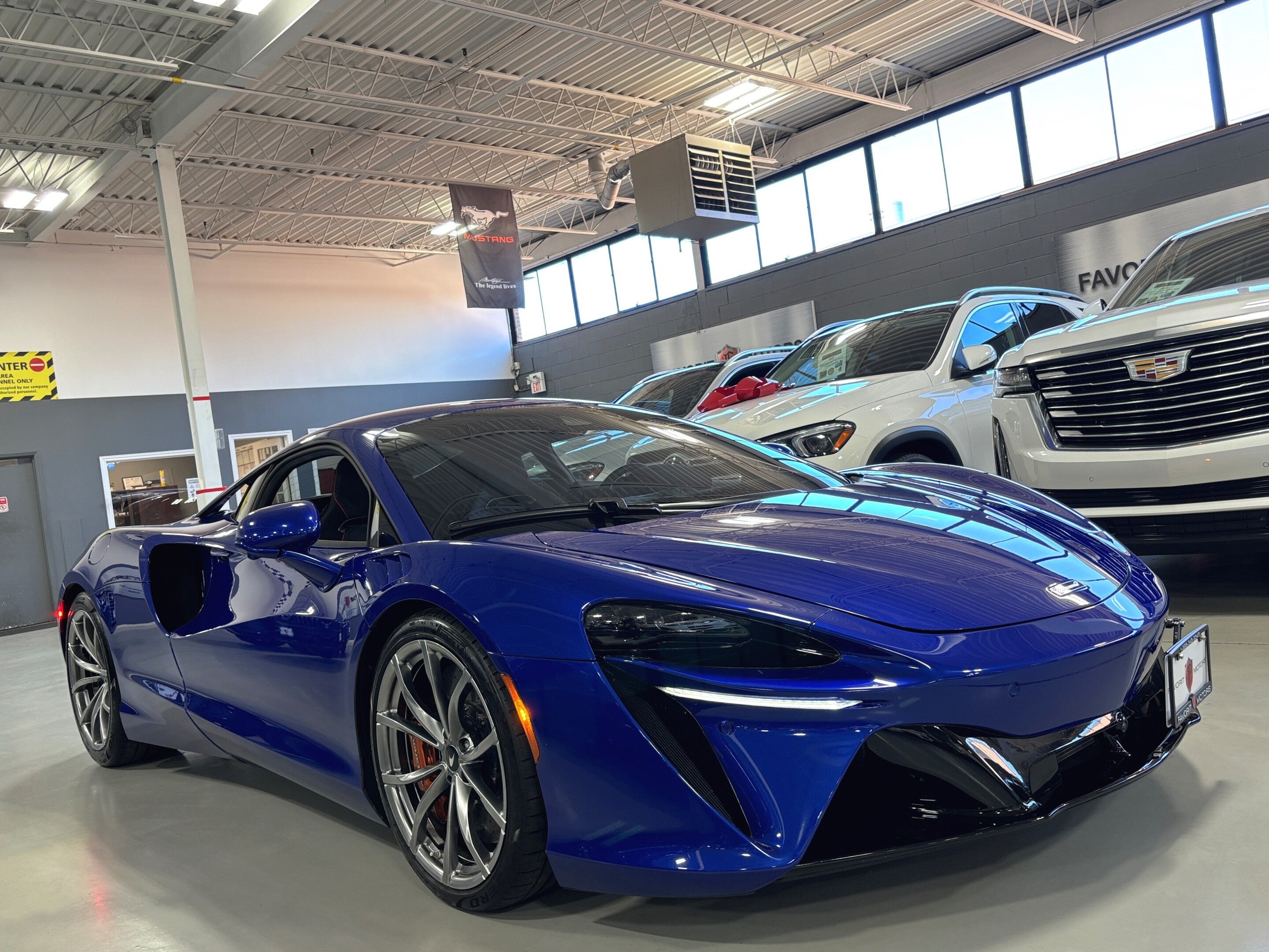 McLaren Artura 2023