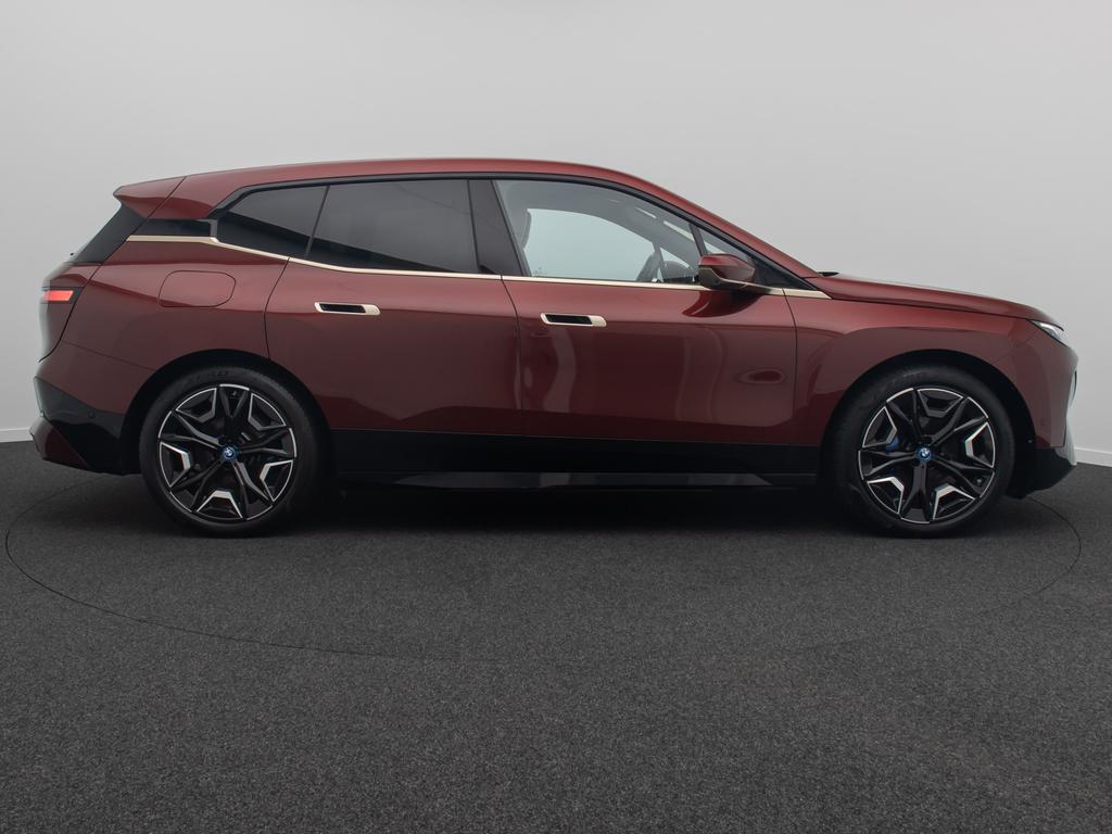 BMW iX 2023