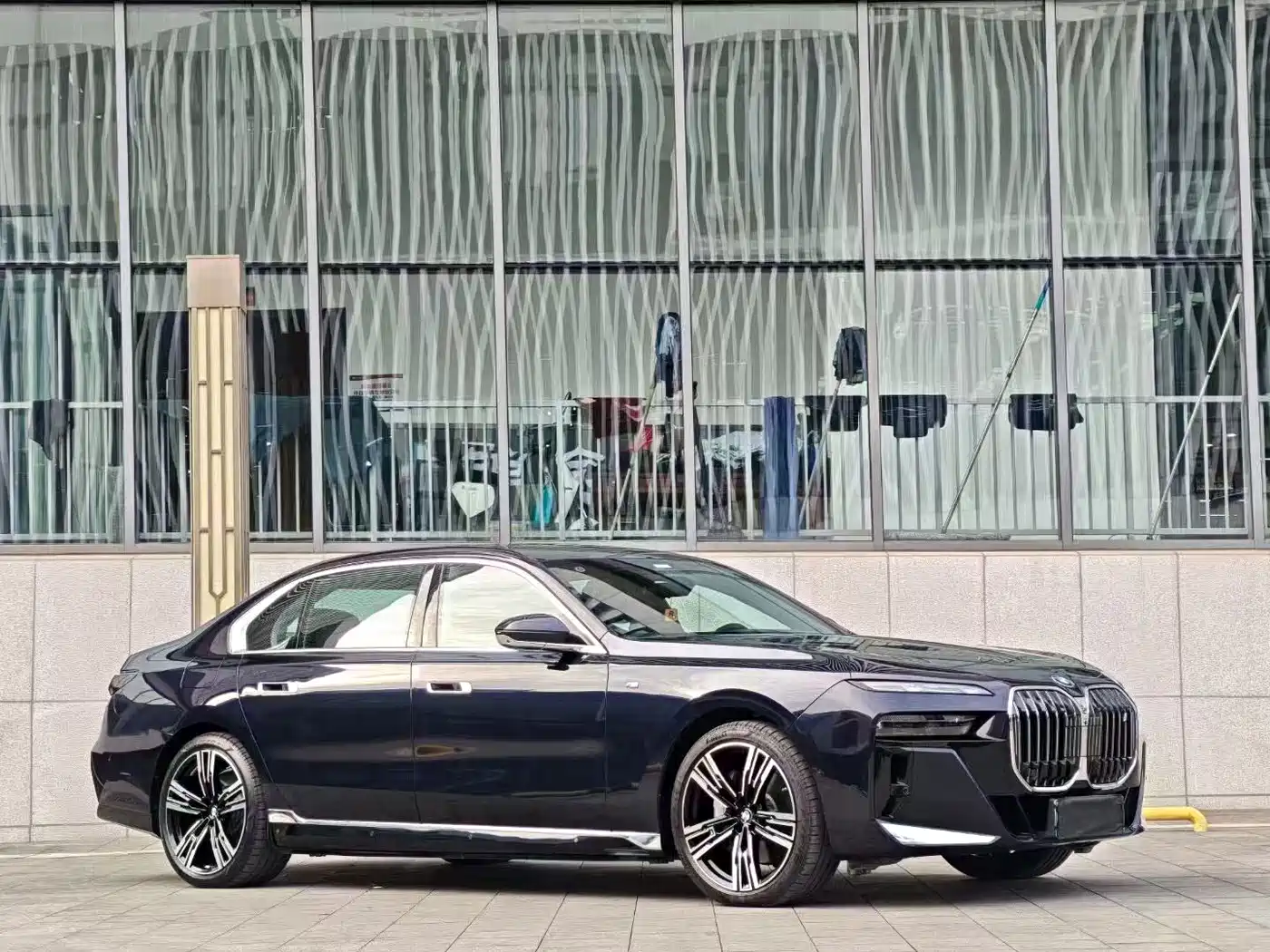 BMW i7 2024