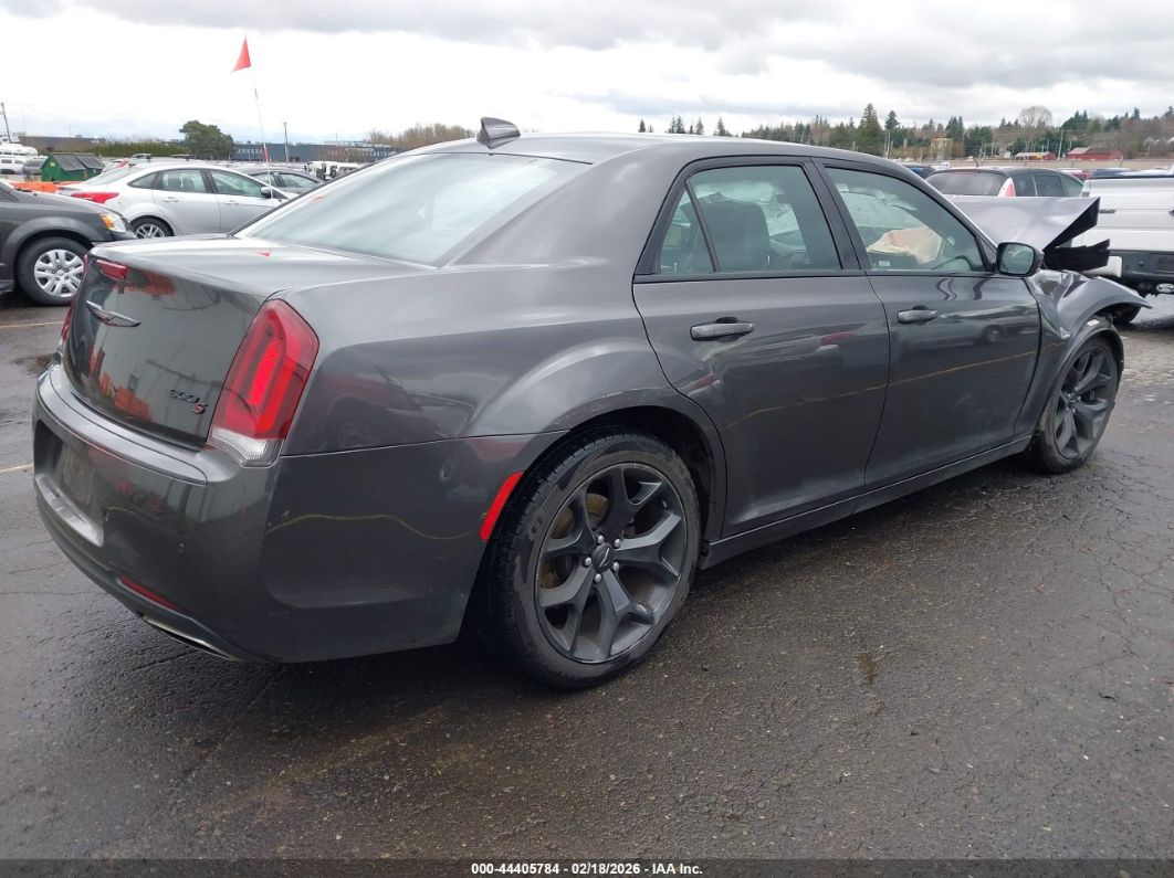 Chrysler 300 2021