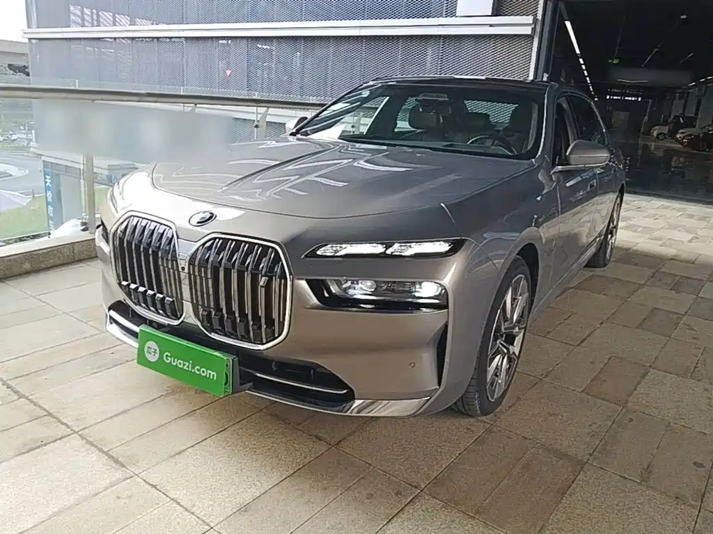 BMW i7 2023