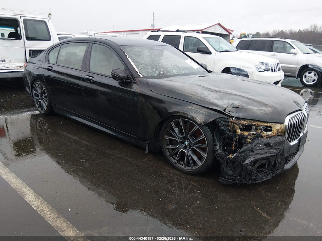 BMW 750 2022