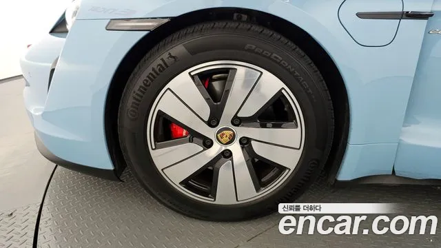 Porsche Taycan 2021