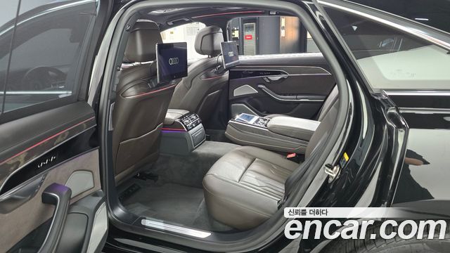 Audi A8 2022
