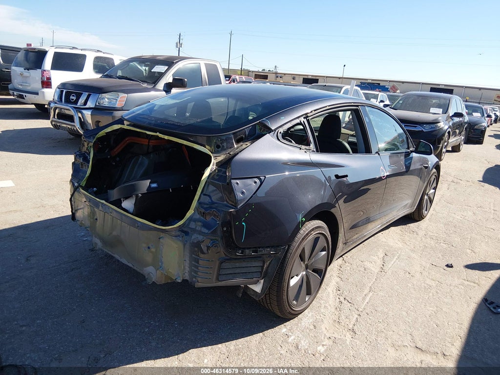 Tesla Model 3 2024