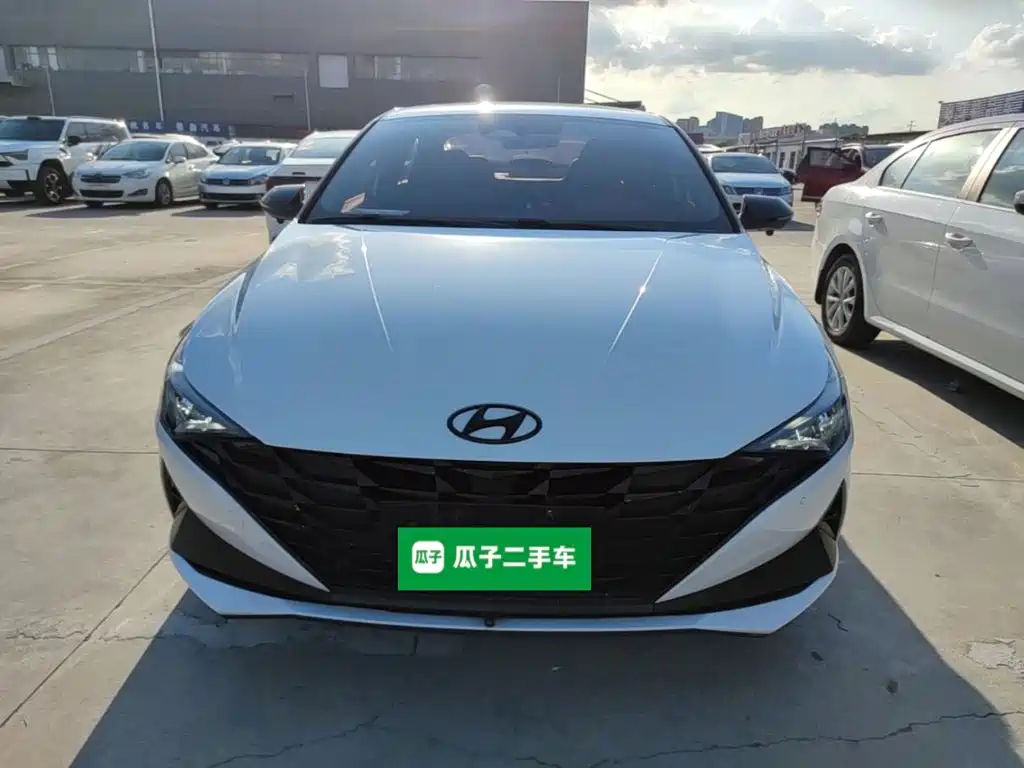Hyundai Elantra 2022
