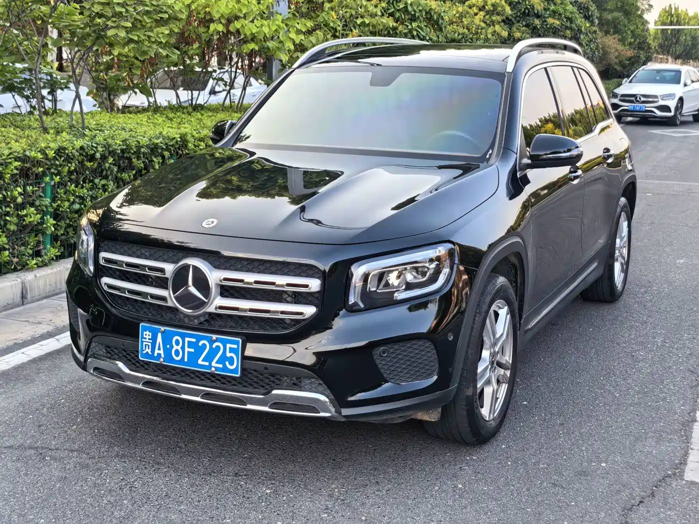 Mercedes-Benz GLB 2023