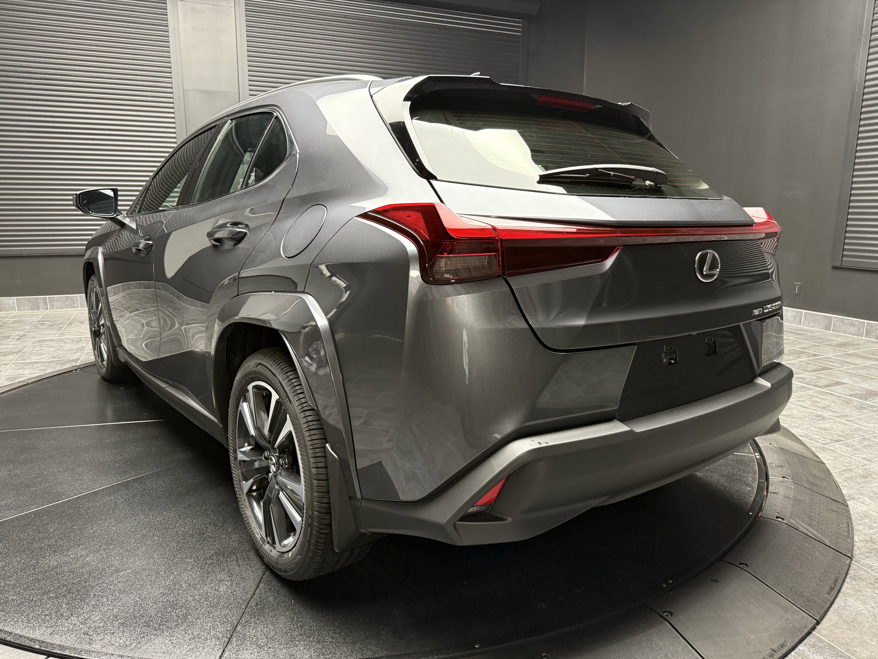 Lexus UX 2025