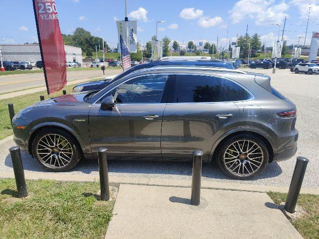 Porsche Cayenne 2022