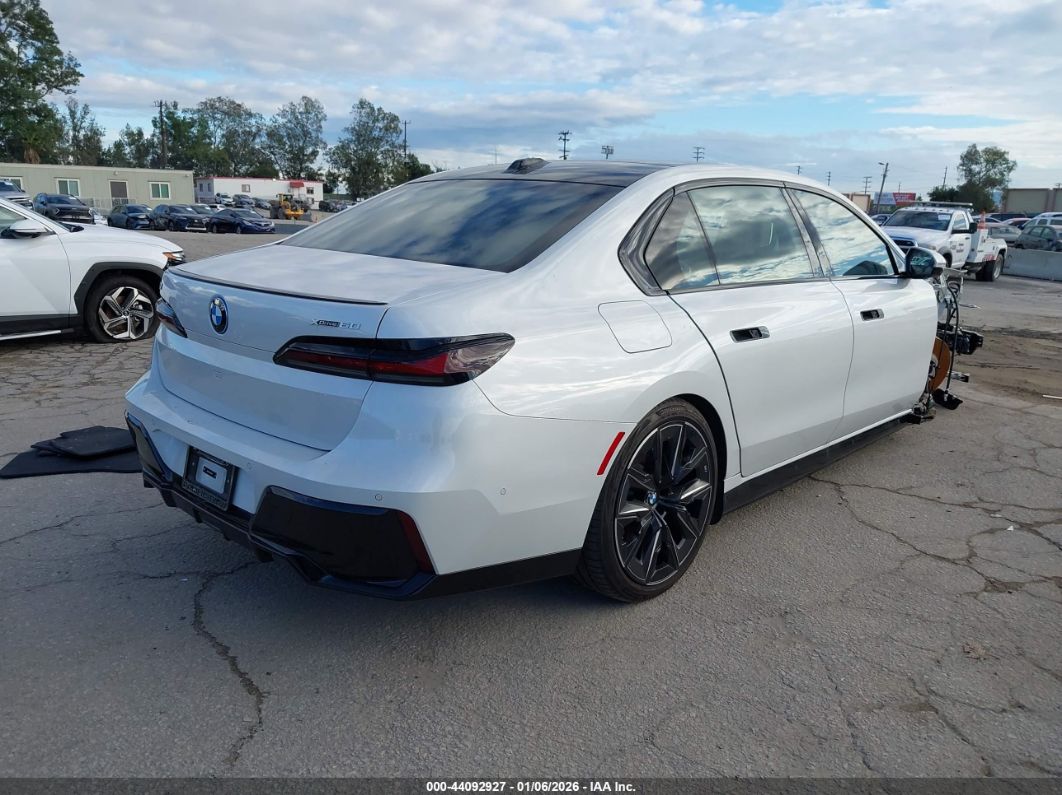 BMW i7 2024