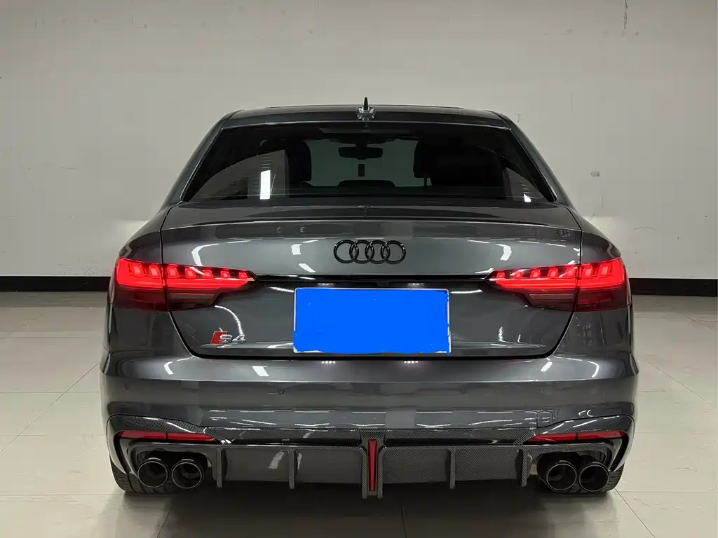 Audi A4 2023