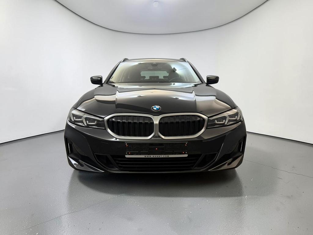 BMW 318 2023