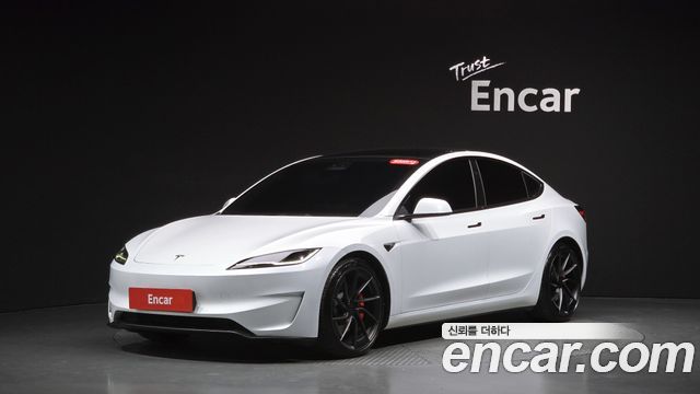Tesla Model 3 2024