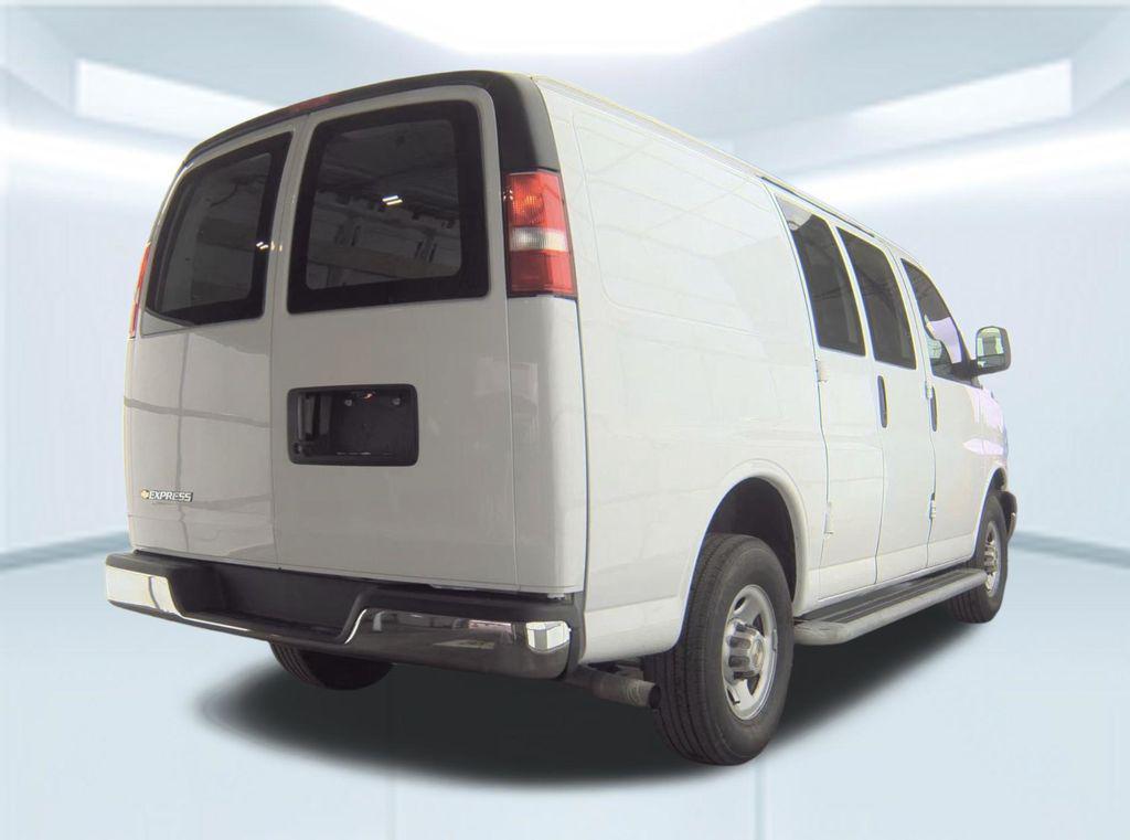 Chevrolet Express 2024
