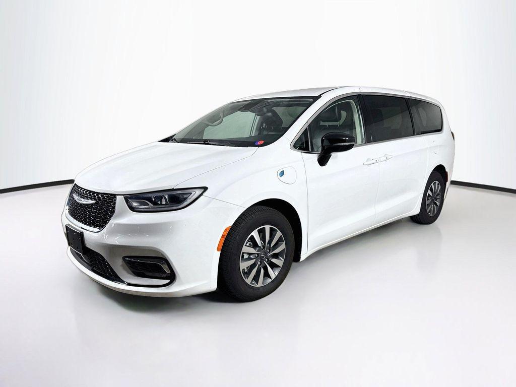 Chrysler Pacifica 2024