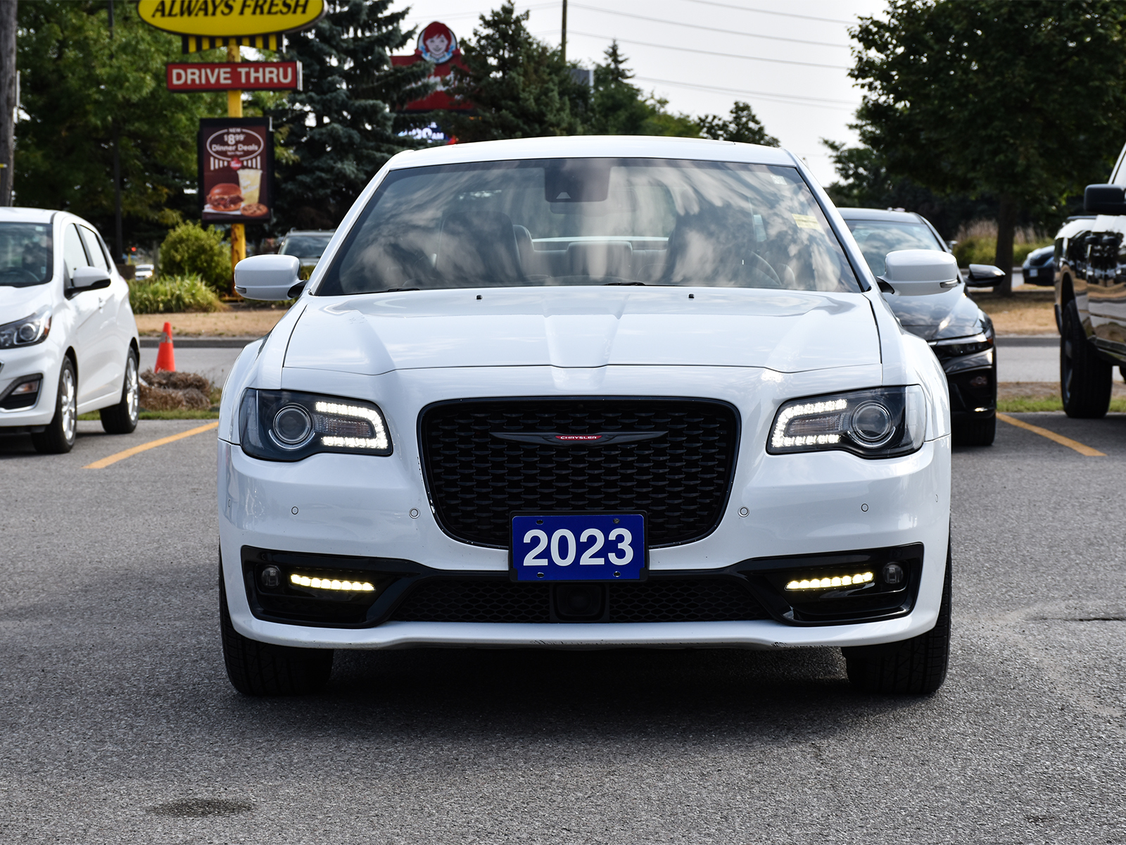 Chrysler 300 2023