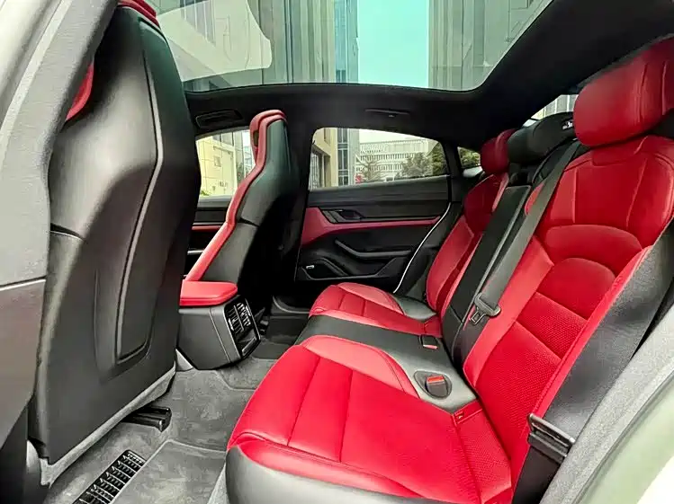 Porsche Taycan 2022