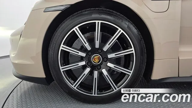 Porsche Taycan 2021