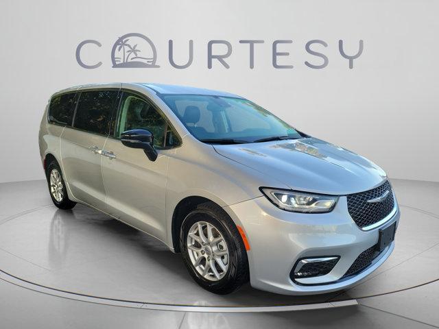 Chrysler Pacifica 2024