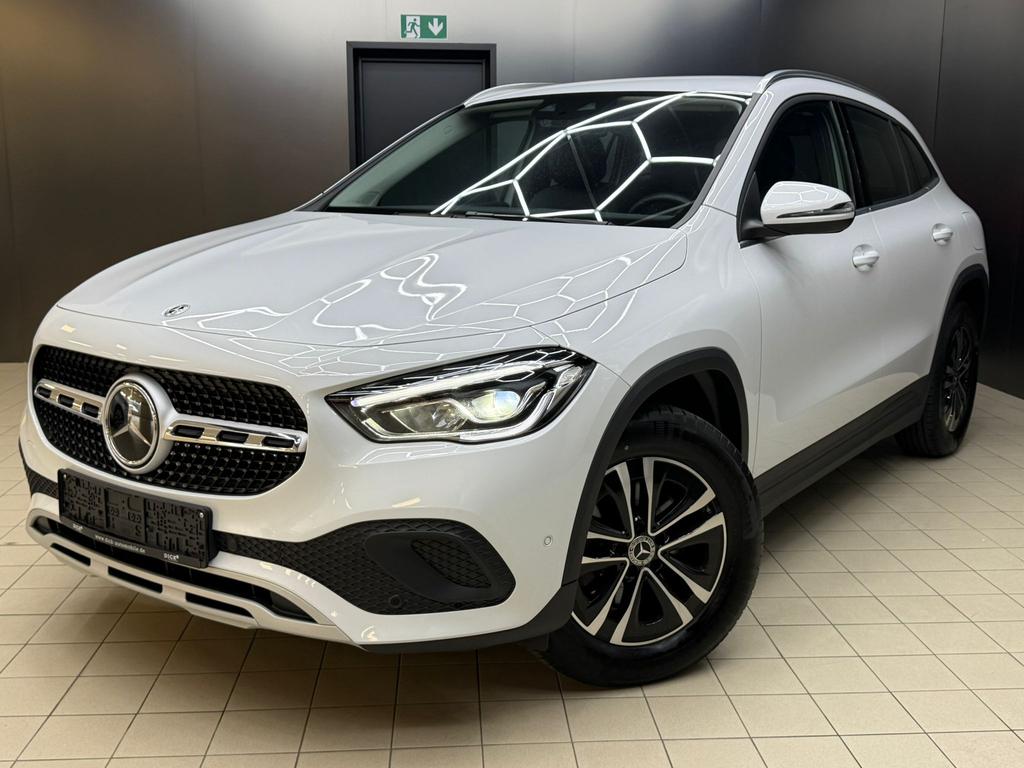 Mercedes-Benz GLA 200 2023