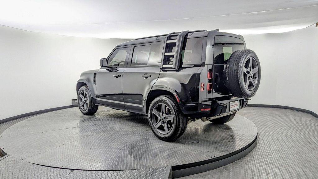 Land Rover Defender 2023