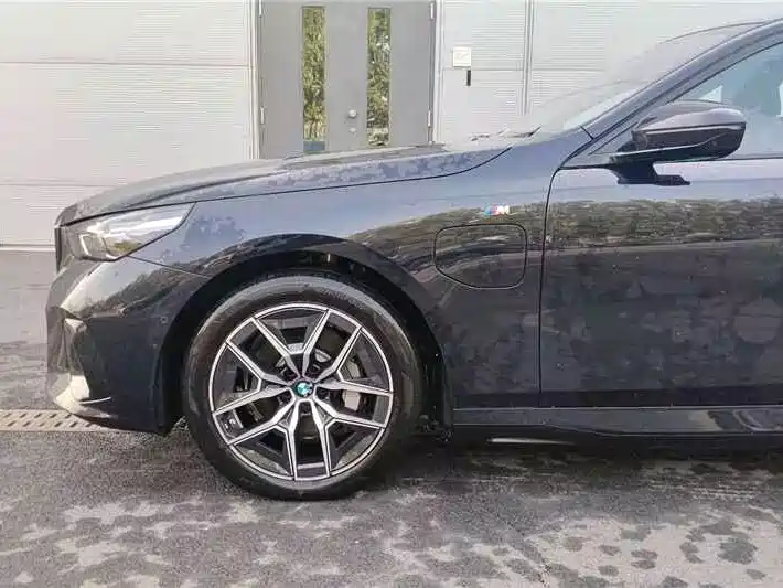 BMW i5 2026