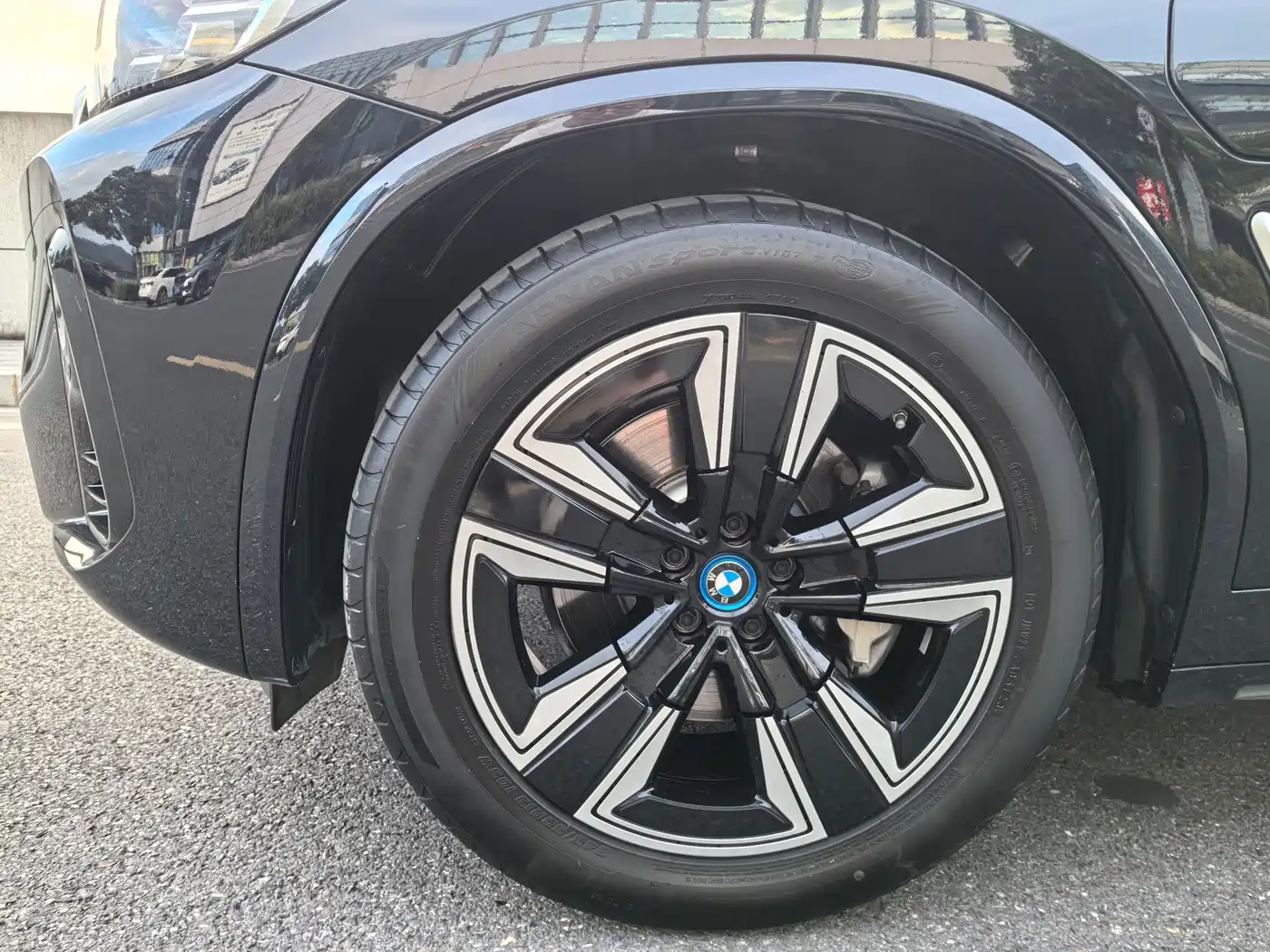 BMW iX3 2024