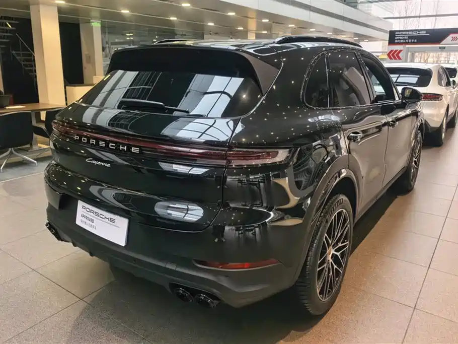 Porsche Cayenne 2025