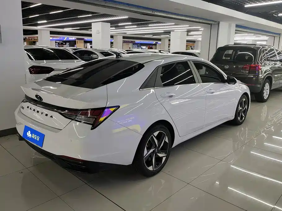 Hyundai Elantra 2023