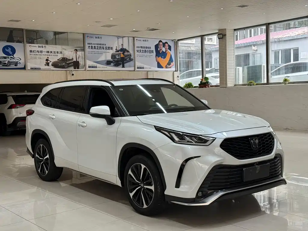 Toyota Crown Kluger 2023